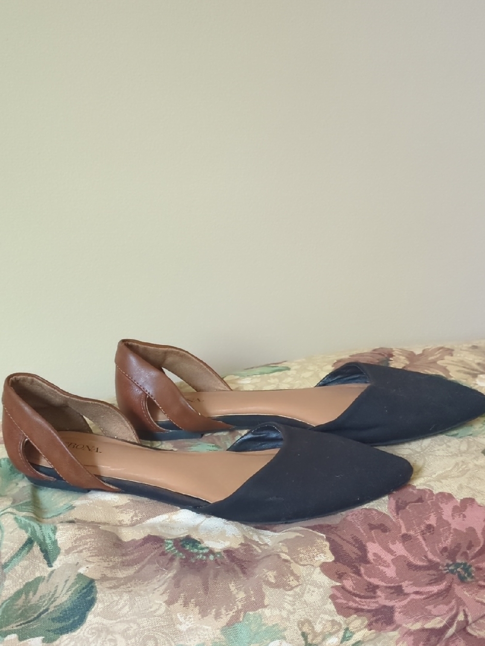 Women's Two-Tone Pointed Flats - Black and Brown